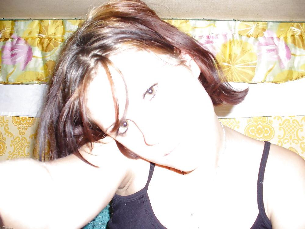 24P Ex-gf Col - Shy Gothic Studentin (2of2)