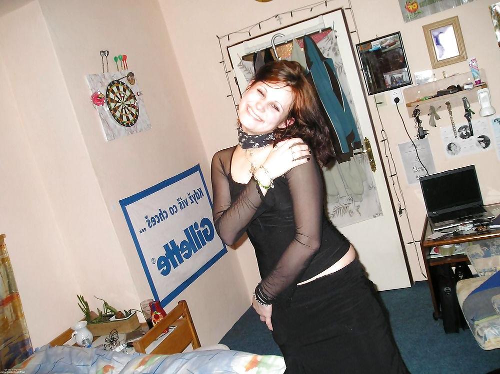 24P Ex-gf Col - Shy Gothic Studentin (2of2)