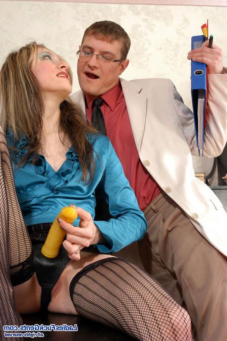20P Meredith and Malcolm pretty lady busy straponfucking