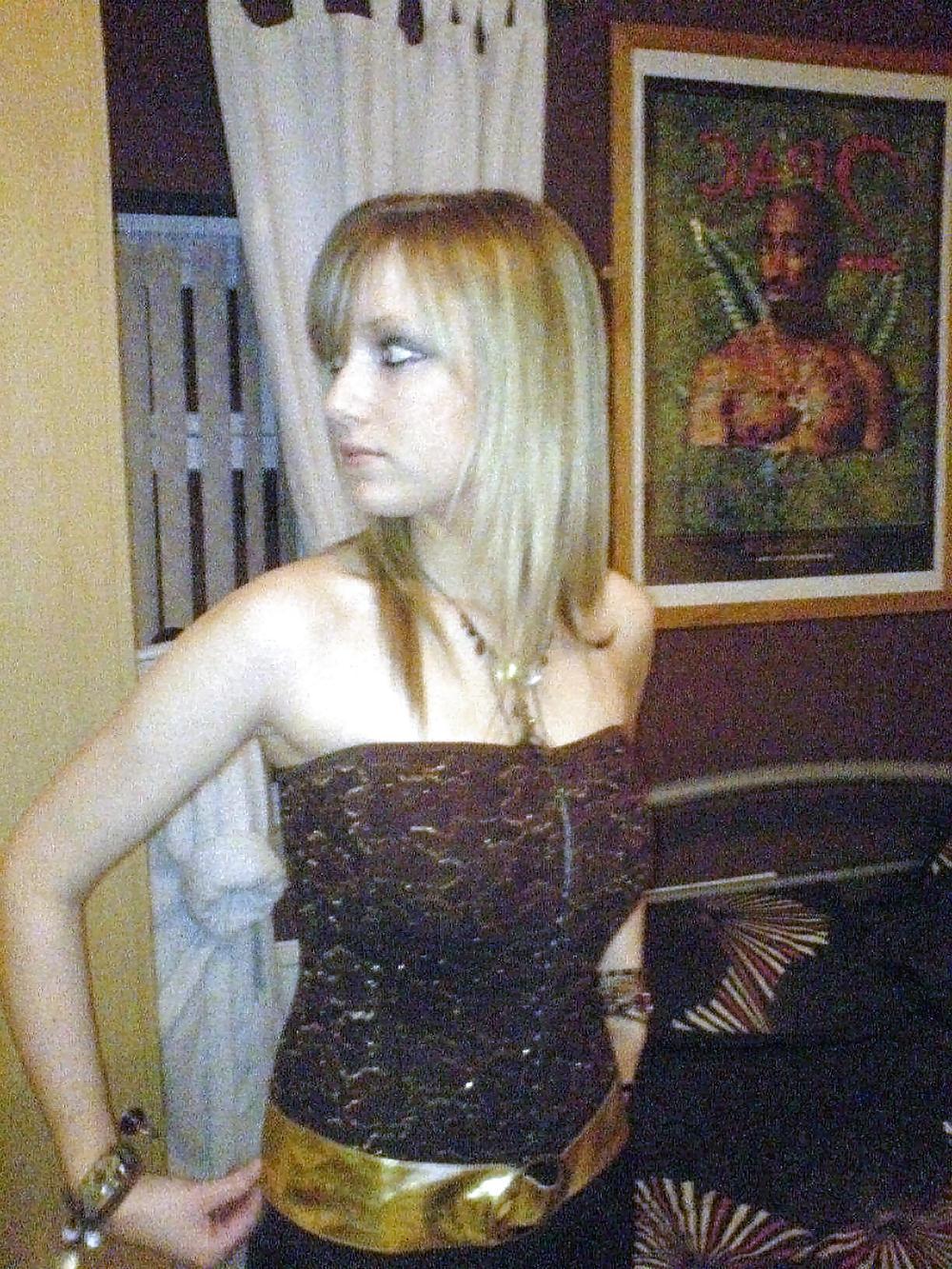 25P HOT BRITISH BLONDE
