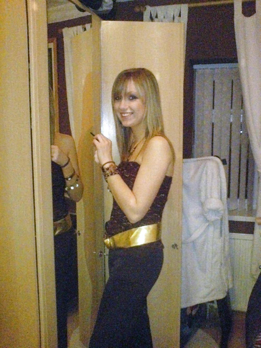 25P HOT BRITISH BLONDE