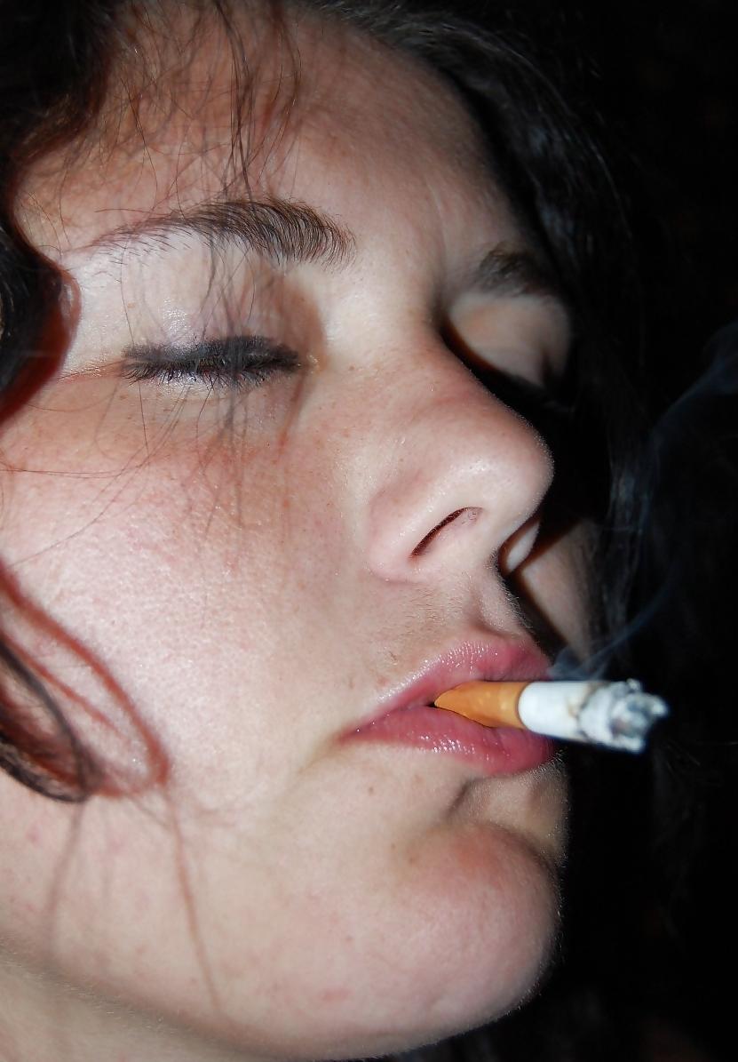 22P Dangling BBW smoking fetish