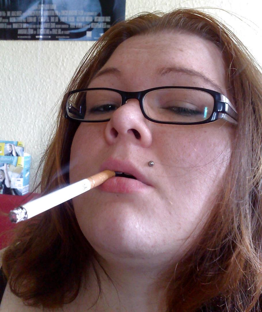22P Dangling BBW smoking fetish