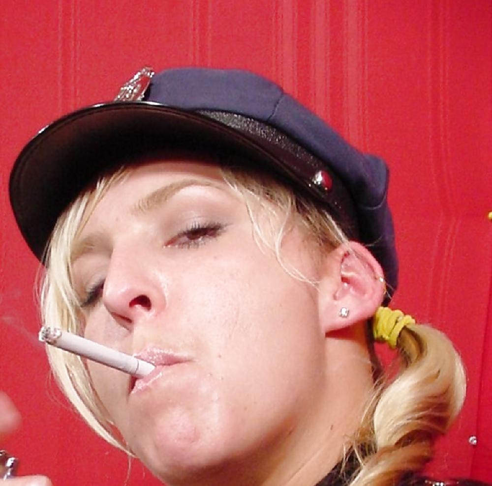 22P Dangling BBW smoking fetish