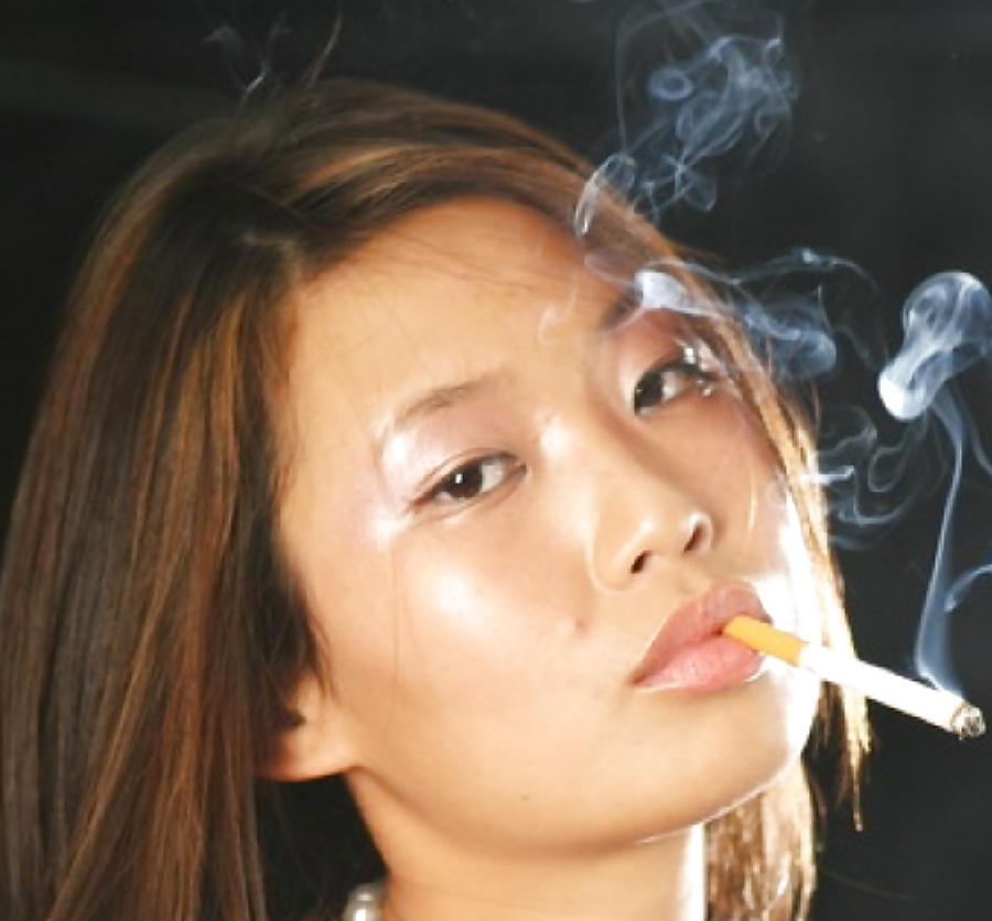 22P Dangling BBW smoking fetish