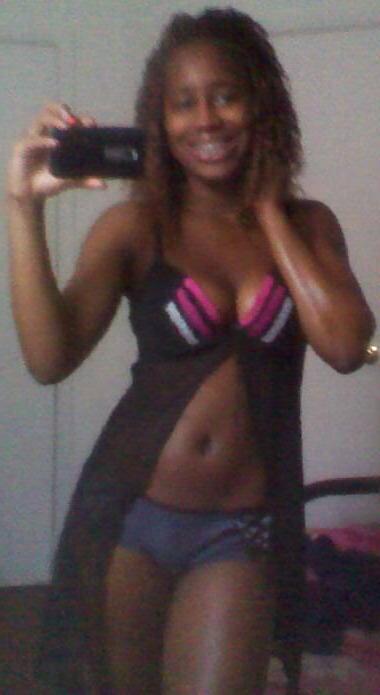10P Sexy french black slut