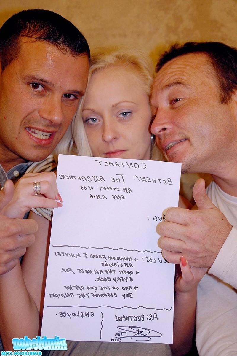 11P Girl get picked up from the street to give a nasty rimjob