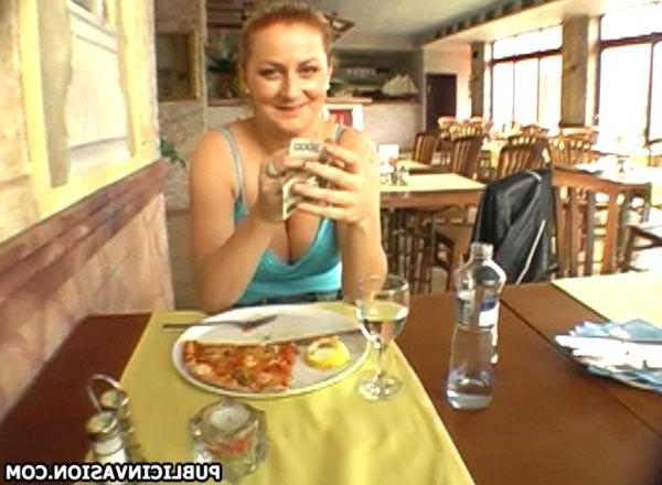 16P amateur blondie-some sneeky restaurant restroom anal