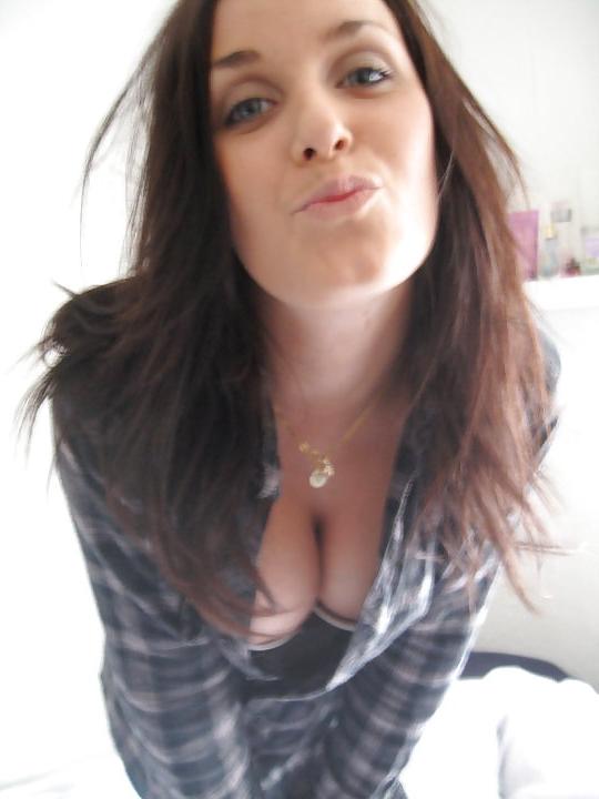 25P I love big tits and cleavage 1