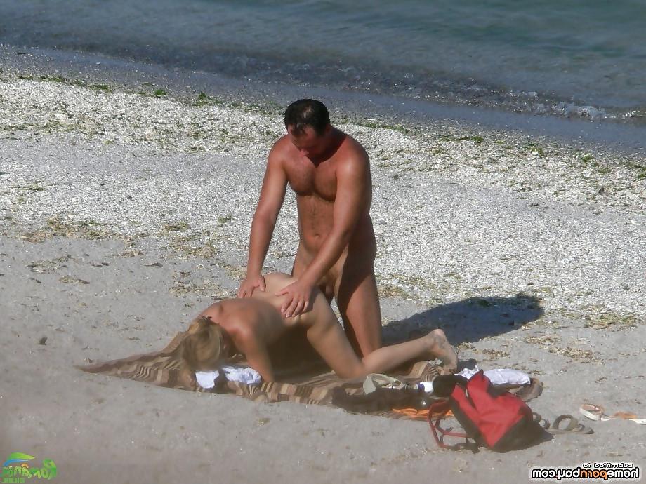 9P Fucking her in public