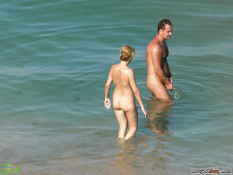 9P Fucking her in public