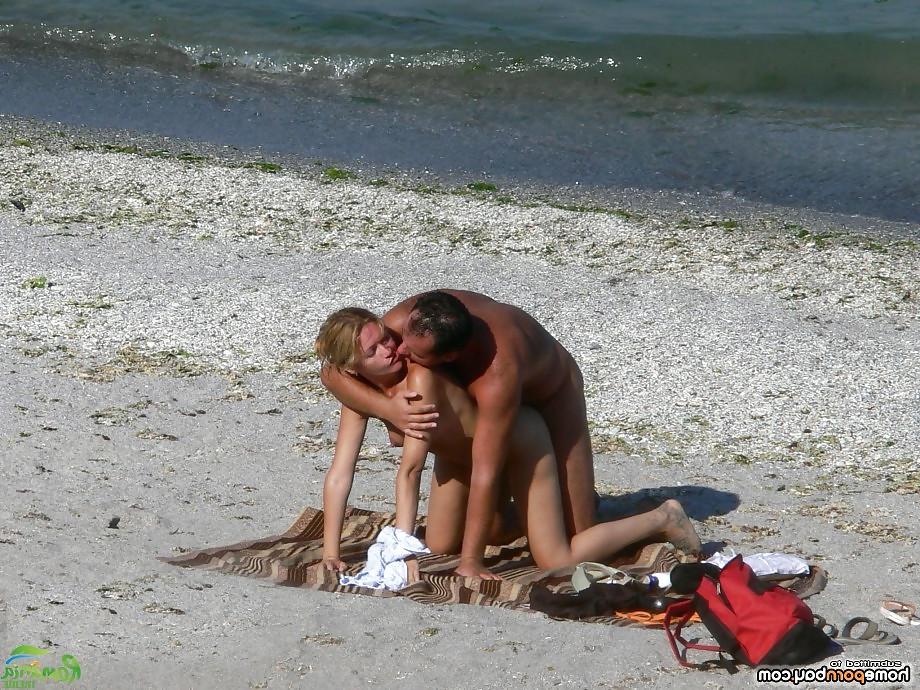 9P Fucking her in public