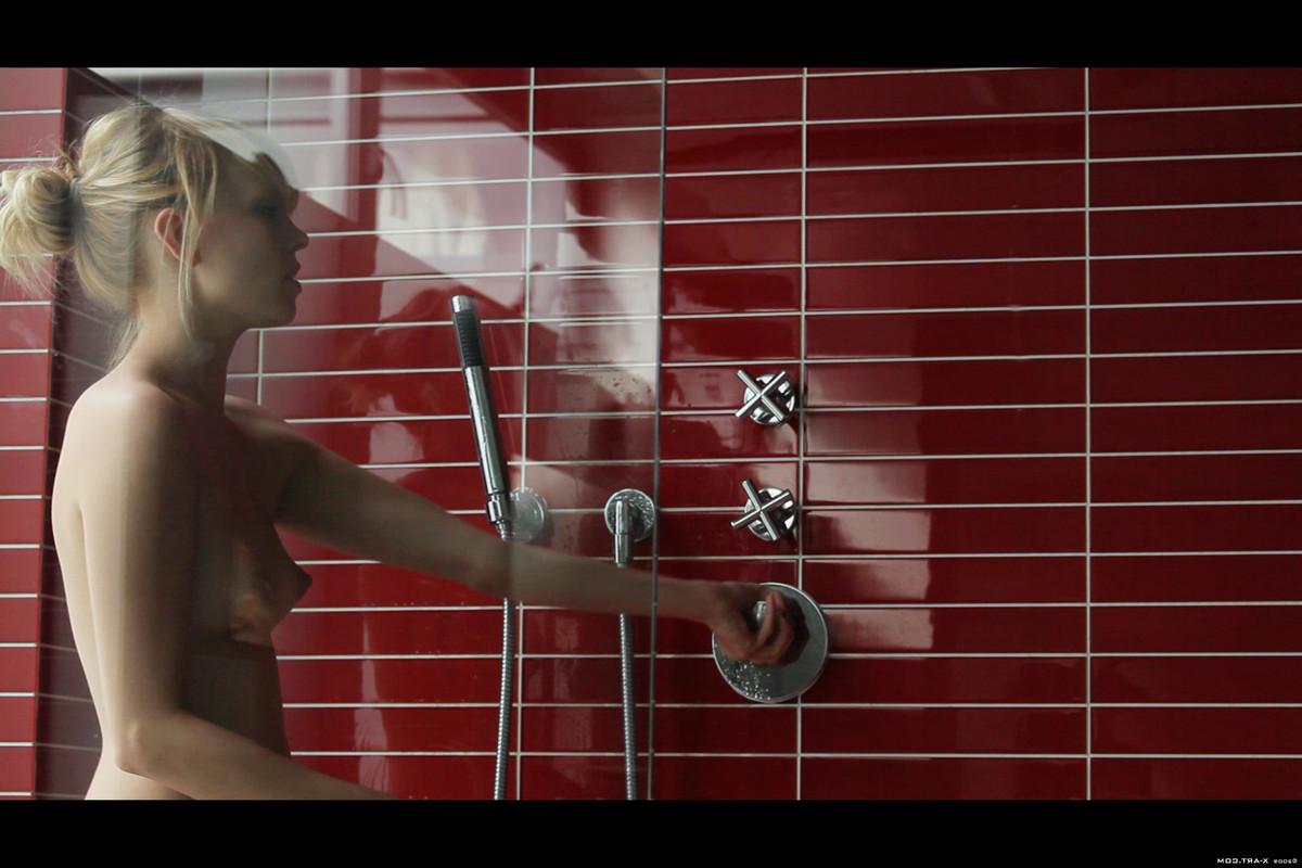 16P Beautiful lesbian teen girls kiss in shower