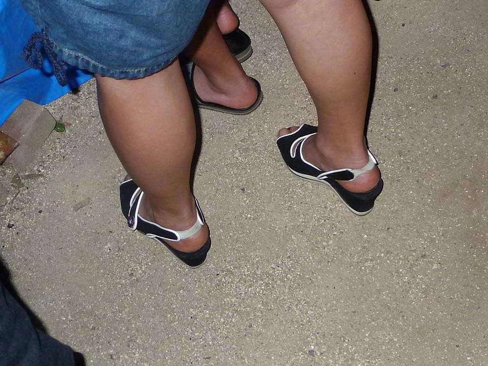 15P Japanese Candids - Feet on the Street 19