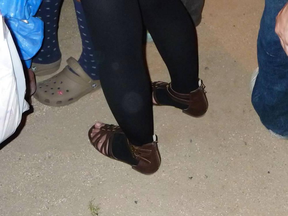 15P Japanese Candids - Feet on the Street 19