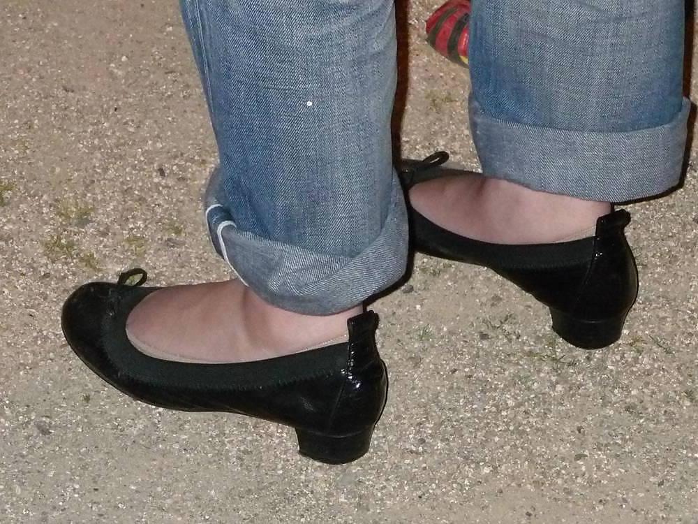 15P Japanese Candids - Feet on the Street 19