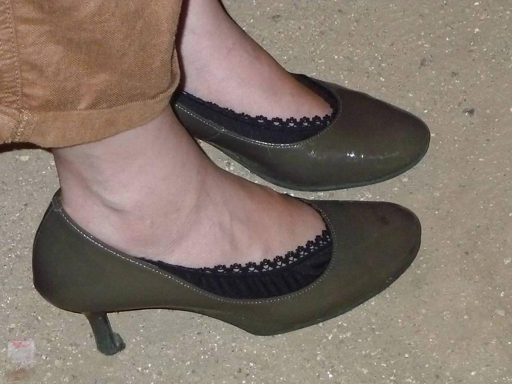 15P Japanese Candids - Feet on the Street 19