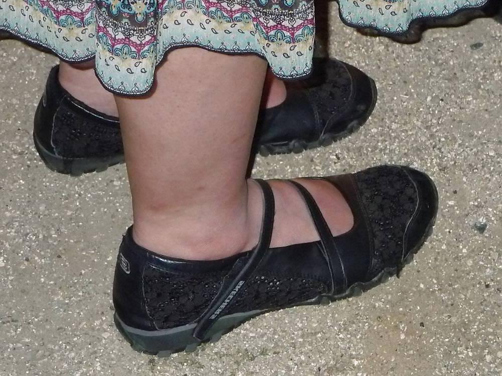 15P Japanese Candids - Feet on the Street 19