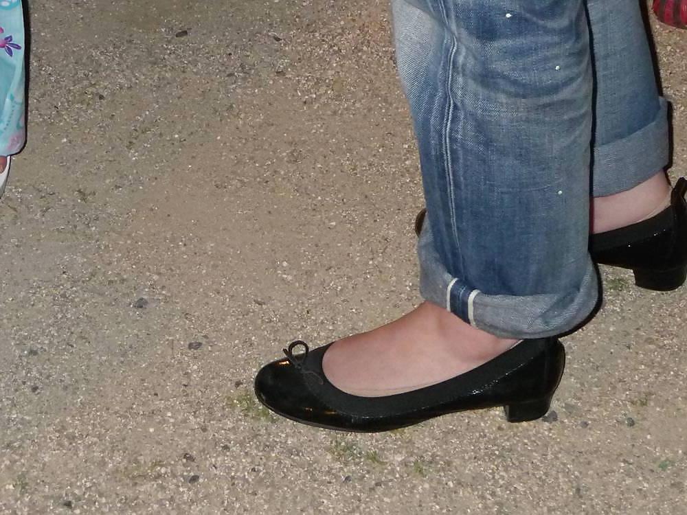 15P Japanese Candids - Feet on the Street 19