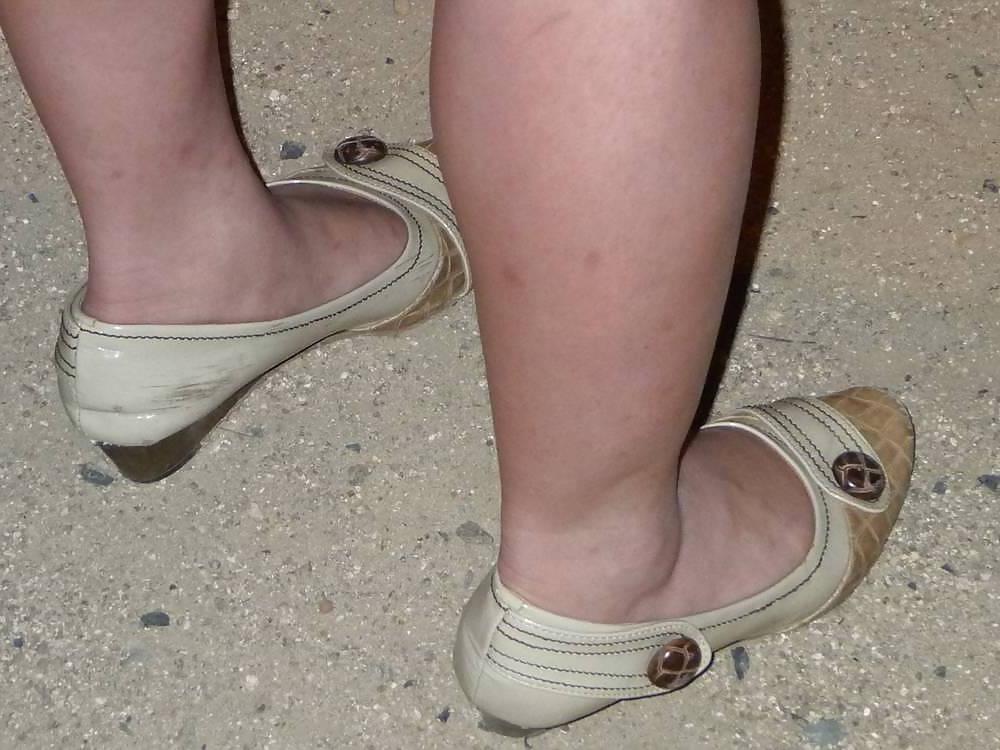 15P Japanese Candids - Feet on the Street 19