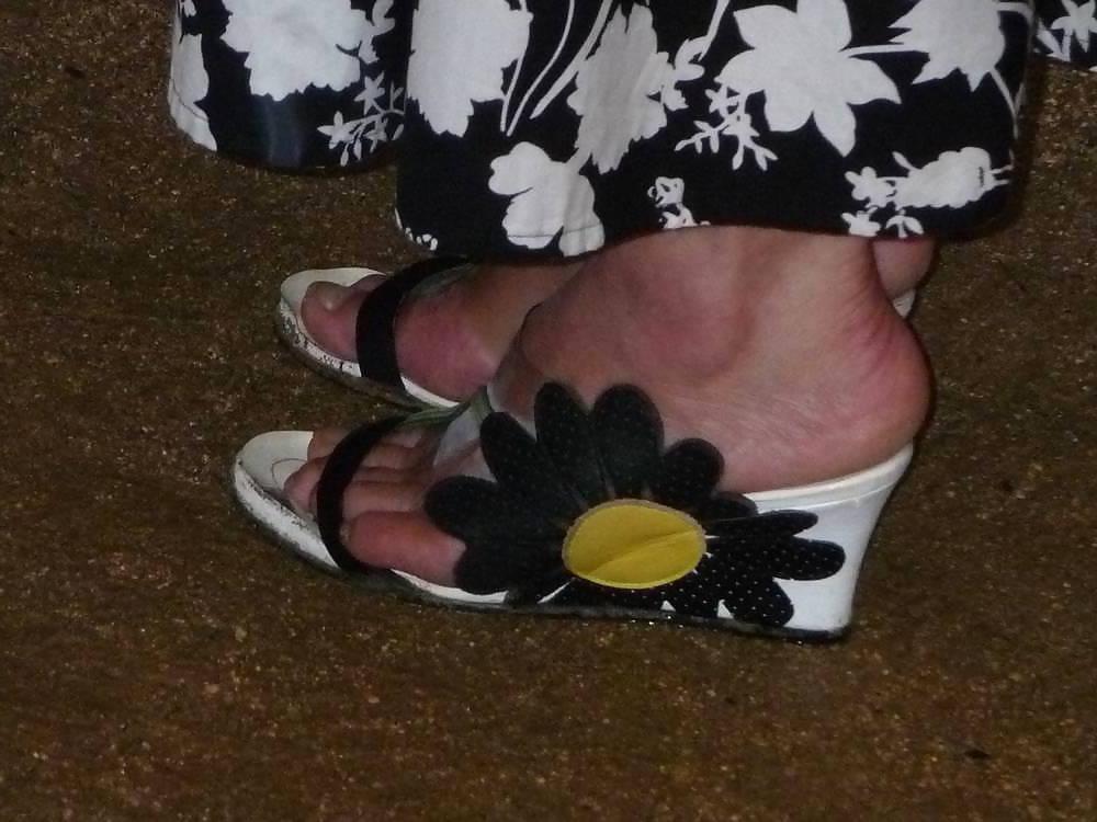 15P Japanese Candids - Feet on the Street 19