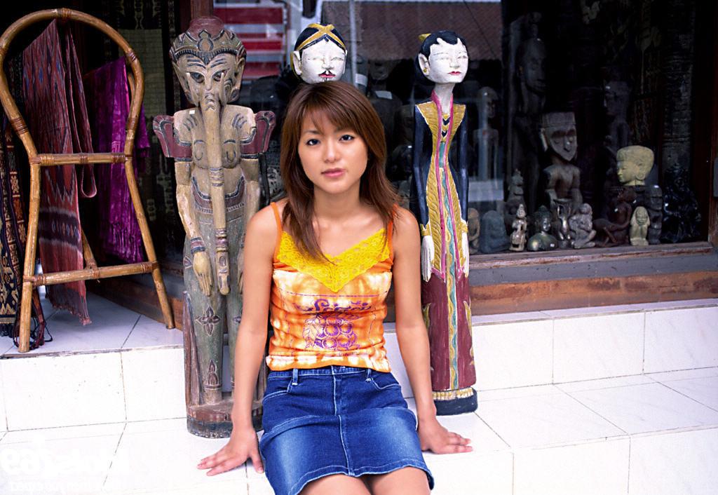 16P Japanese babe in public