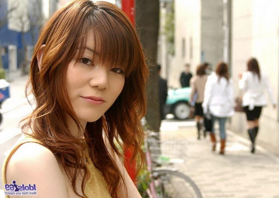 15P Japanese teen Kurara washes perfect tits and pussy