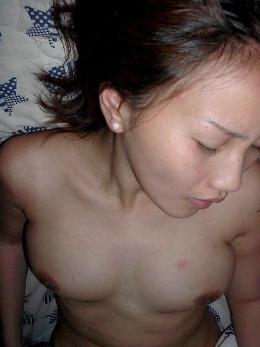 10P Kinky Asian chick with bushy twat gets banged on the bed