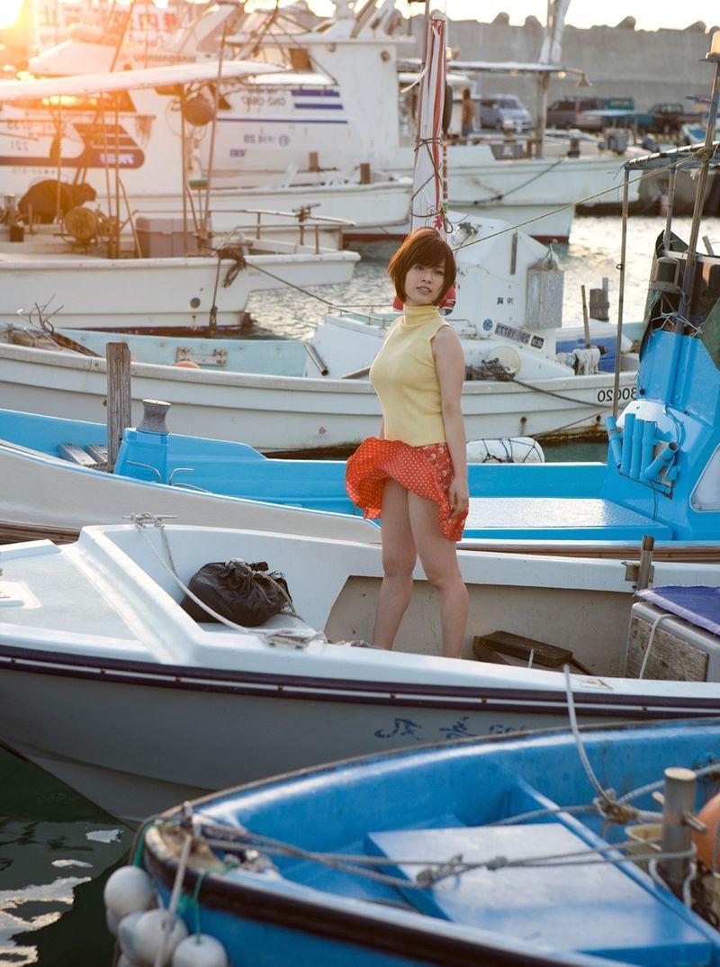 15P Saki Okuda asian natural tits posing outside