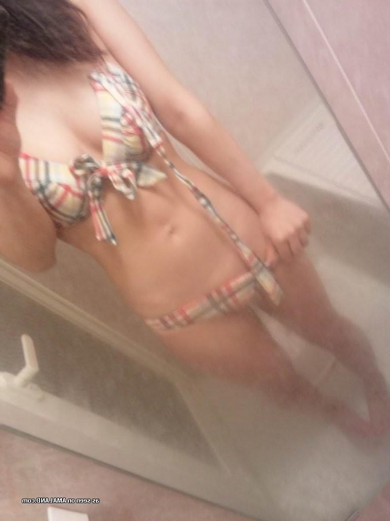 15P Faceless Asian GF scrubs hairy pussy in shower