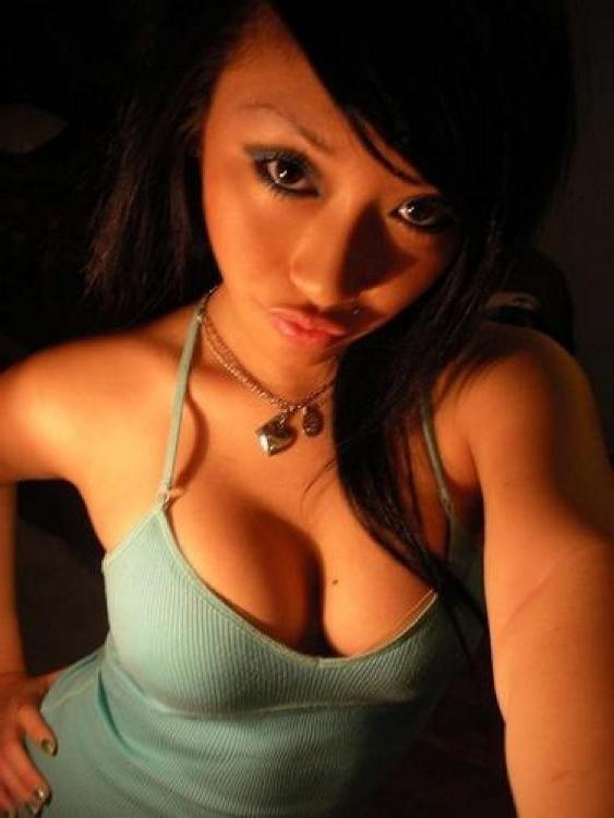 16P Naughty and hot selfpics taken by an amateur Asian chick