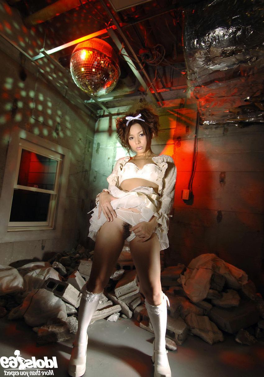 16P Japanese teen model tease