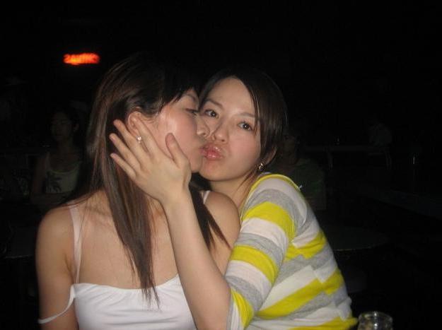 15P Asian teen girlfriends posing for the camera