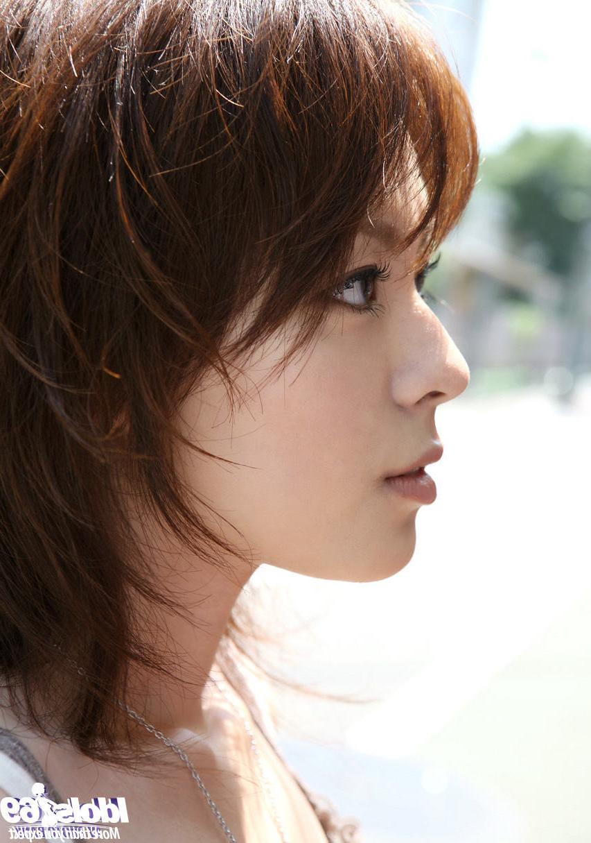 16P Japanese babe in public