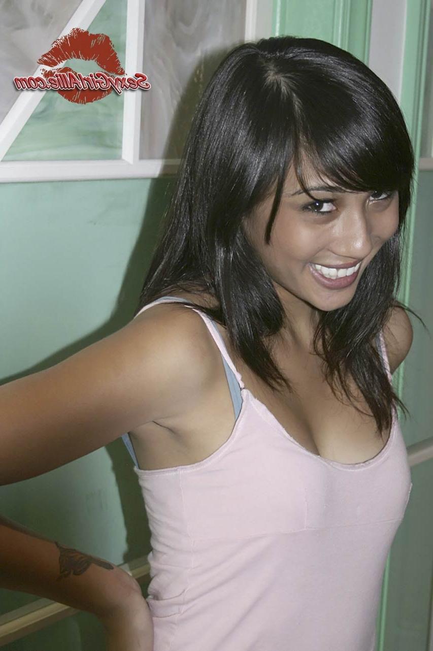 16P Skinny amateur asian teen girl
