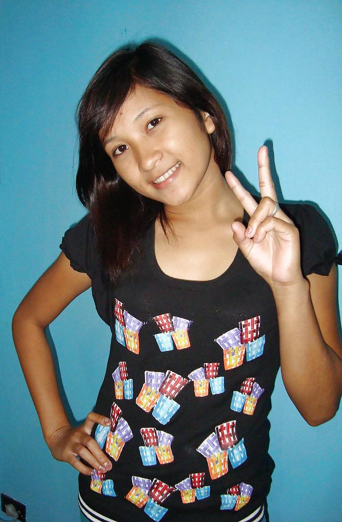 25P HORNY WILD ASIAN GIRLS 2
