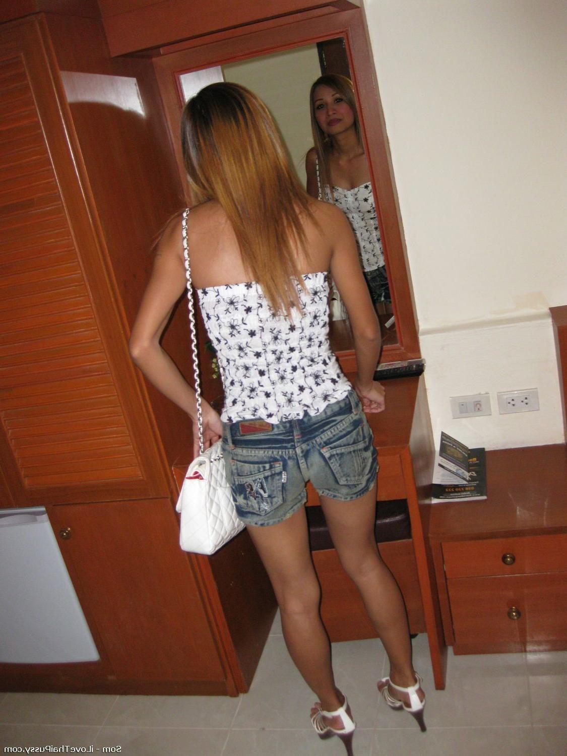 15P Pattaya Asian Go Go Bargirl Fucked Bareback By A Swedish Sex Tourist