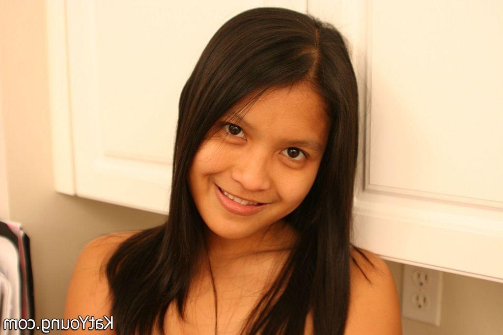 16P ::: Kat Young ::: Lustful asian girl Kat plays with pussy in the kitchen