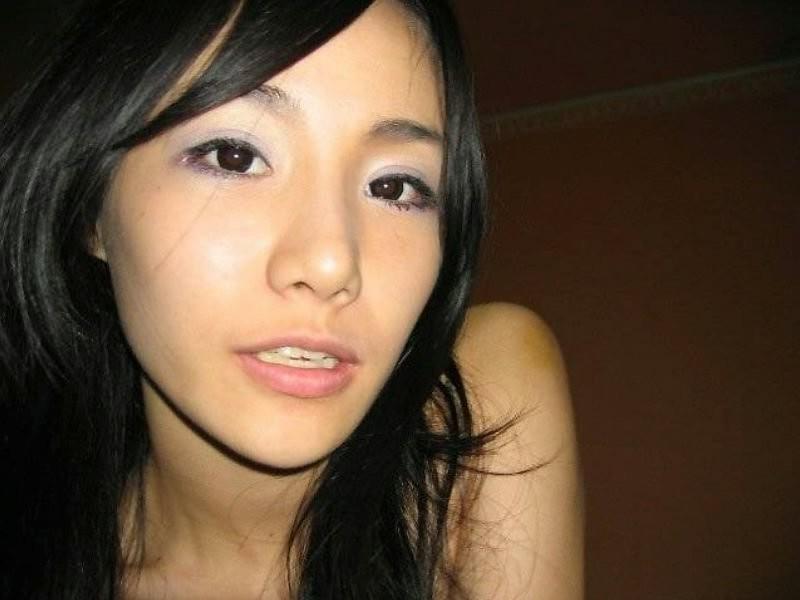 18P Cute japanese girlfriend sucking a cock