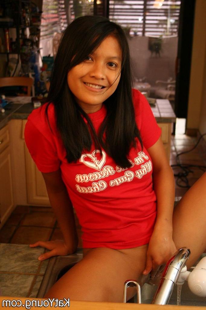 16P ::: Kat Young ::: Tiny asian girl Kat Young washing pussy in kitchen