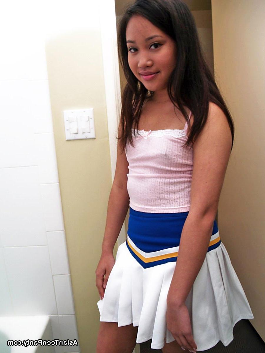 16P Asian teen panty
