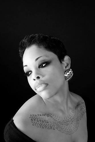 25P BLACK WOMAN