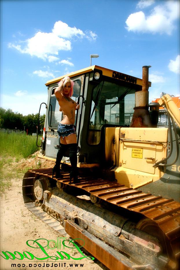 12P Wild transsexual naked outdoors