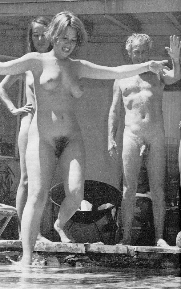 10P Vintage beach nudist flashing hairy pussies in public