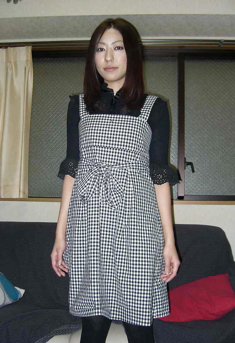 25P ASIAN GIRLFRIEND FACIALIZED