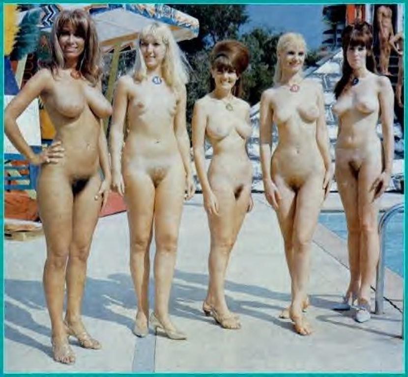 10P Vintage beach nudist flashing pussies in public