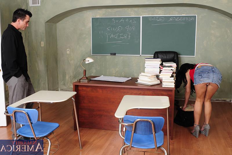 12P Madelyn Monroe sucks it and fucks it in the classroom