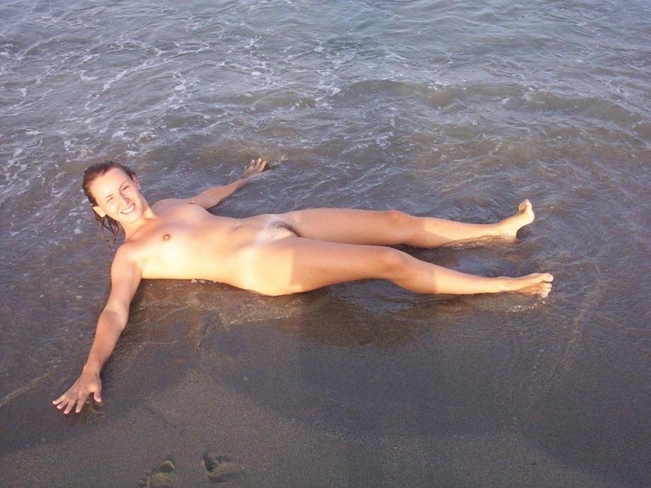 12P Amateurs girlfriends showing her body in public
