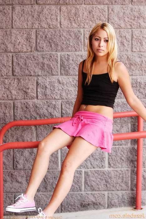 16P Jezebele gets naughty in public