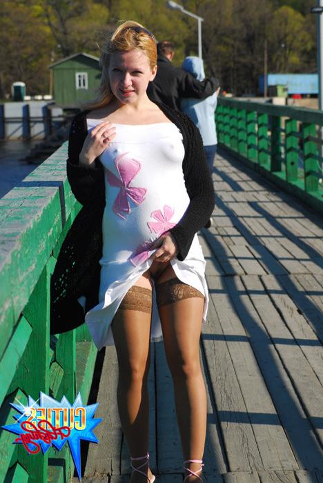 16P Amateur teen girl flashing her fresh body and sweet pussy in public